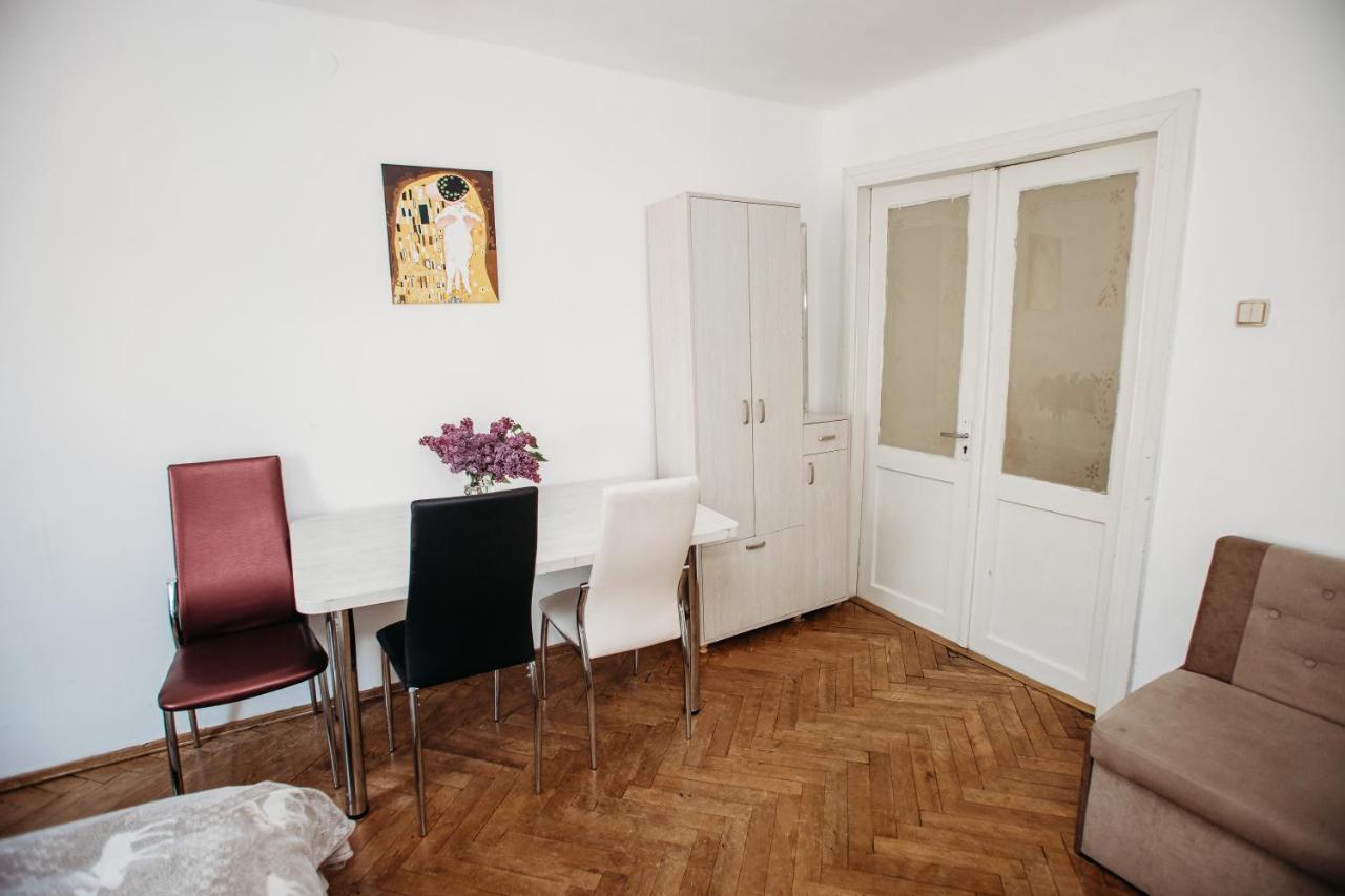 Апартаменти Для Великої Компанї В Центрі Міста Lviv Buitenkant foto